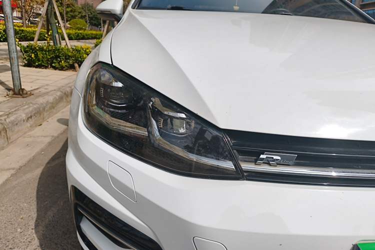 Used Volkswagen Golf 2018 280TSI Automatic R-Line Model Right Front Headlight
