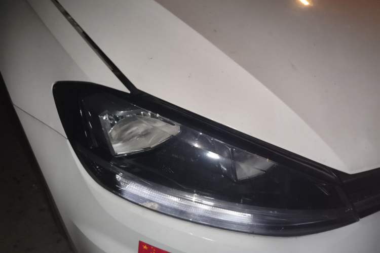 Used Volkswagen Golf 2018 1.6L Automatic Comfort Model Right Front Headlight