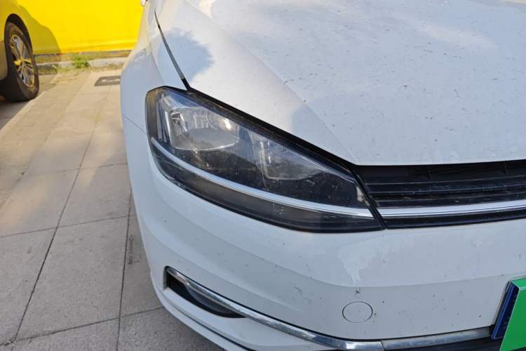 Used Volkswagen Golf 2018 230TSI Automatic Comfort Model Right Front Headlight