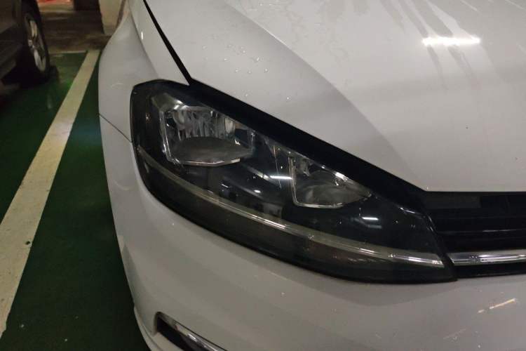 Used Volkswagen Golf 2018 230TSI Automatic Comfort Model Right Front Headlight