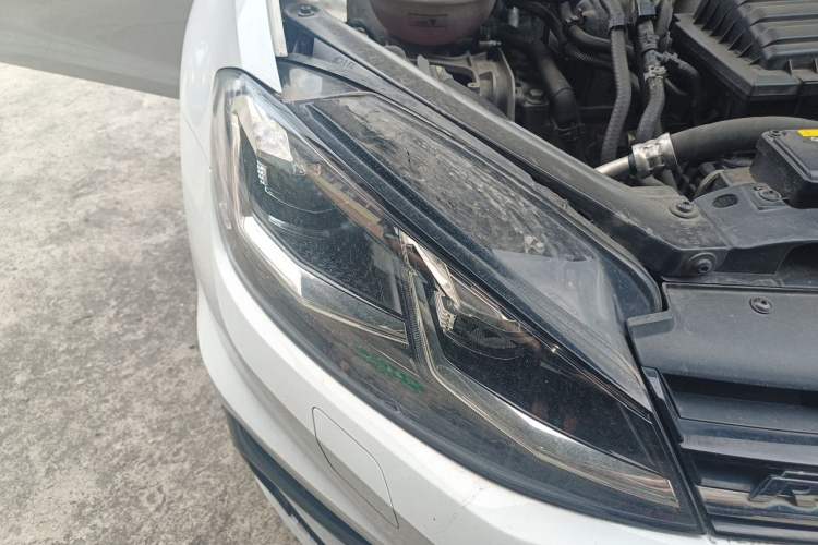 Used Volkswagen Golf 2018 280TSI Automatic R-Line Model Right Front Headlight