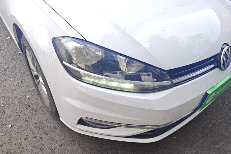 Used Volkswagen Golf 2018 230TSI Automatic Comfort Model Right Front Headlight