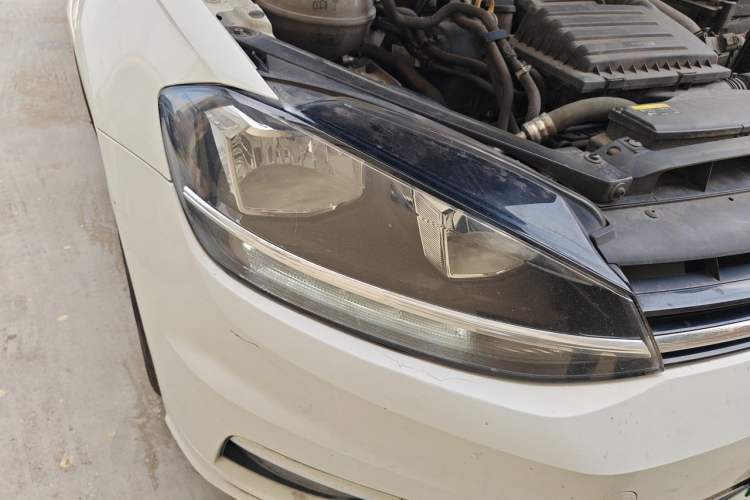 Used Volkswagen Golf 2018 230TSI Automatic Comfort Model Right Front Headlight