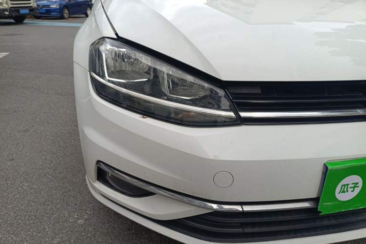 Used Volkswagen Golf 2018 230TSI Automatic Luxury Version Right Front Headlight