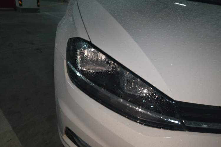 Used Volkswagen Golf 2018 1.6L Automatic Comfort Model Right Front Headlight