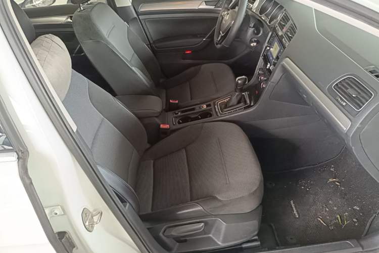 Used Volkswagen Golf 2018 230TSI Automatic Comfort Model Right Front Seat