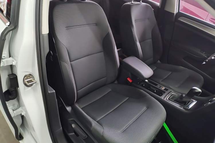 Used Volkswagen Golf 2018 230TSI Automatic Comfort Model Right Front Seat