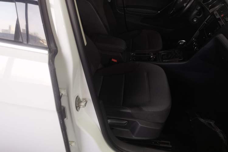 Used Volkswagen Golf 2018 1.6L Automatic Comfort Model Right Front Seat