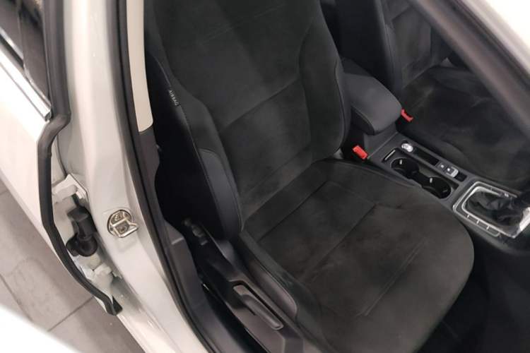Used Volkswagen Golf 2018 230TSI Automatic Comfort Model Right Front Seat