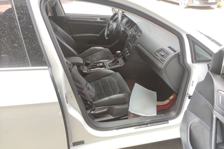 Used Volkswagen Golf 2018 230TSI Automatic Luxury Version Right Front Seat