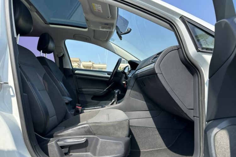 Used Volkswagen Golf 2018 230TSI Automatic Comfort Model Right Front Seat