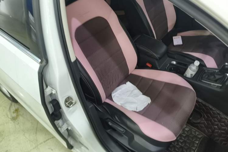 Used Volkswagen Golf 2018 230TSI Automatic Comfort Model Right Front Seat