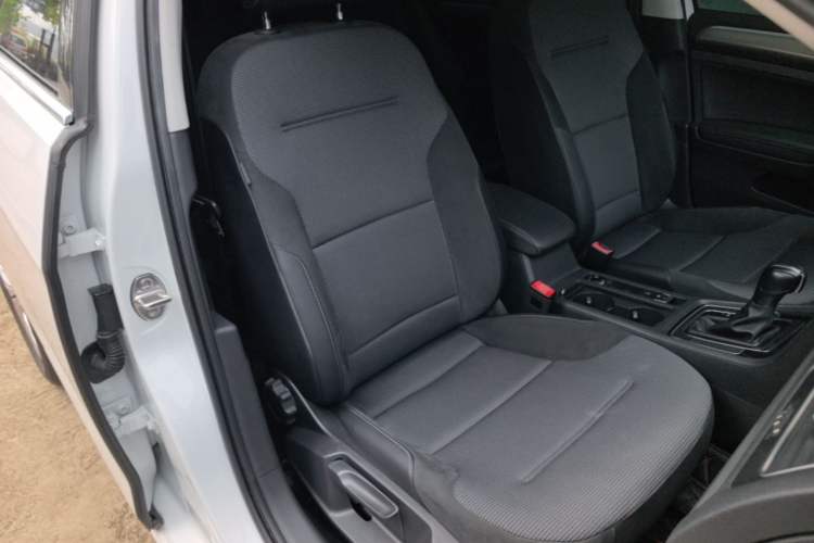 Used Volkswagen Golf 2018 1.6L Automatic Comfort Model Right Front Seat
