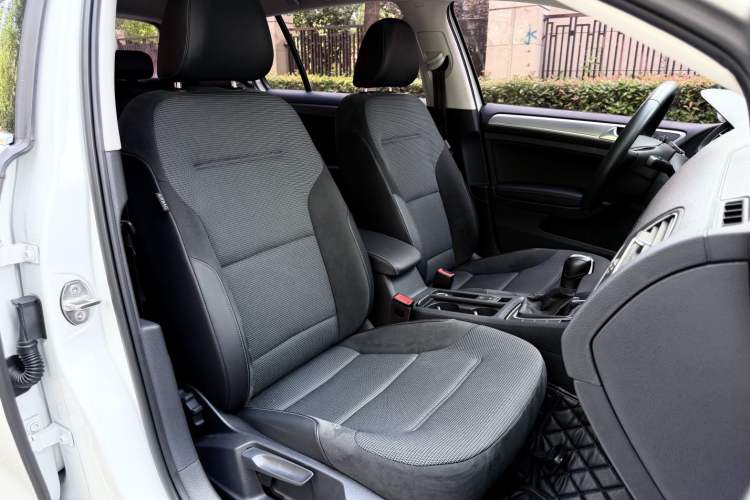 Used Volkswagen Golf 2018 1.6L Automatic Comfort Model Right Front Seat