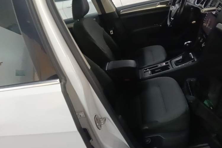 Used Volkswagen Golf 2018 230TSI Automatic Comfort Model Right Front Seat