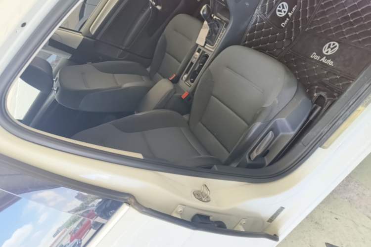 Used Volkswagen Golf 2018 1.6L Automatic Comfort Model Right Front Seat