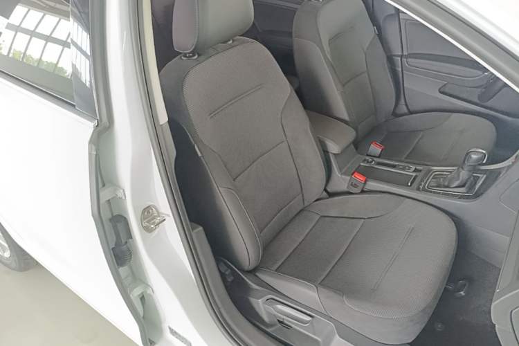 Used Volkswagen Golf 2018 1.6L Automatic Comfort Model Right Front Seat