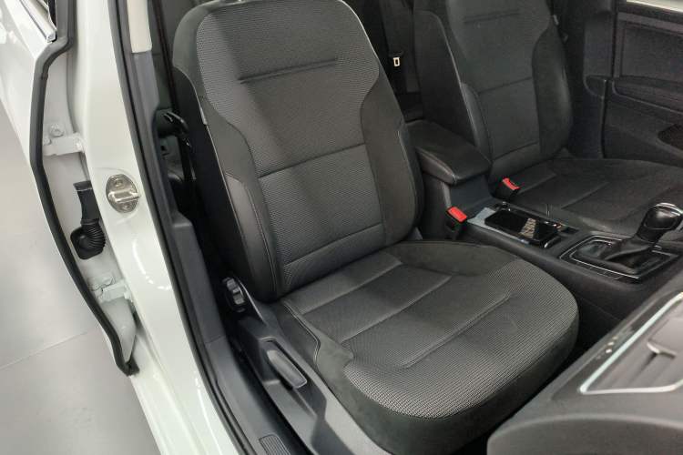 Used Volkswagen Golf 2018 1.6L Automatic Comfort Model Right Front Seat