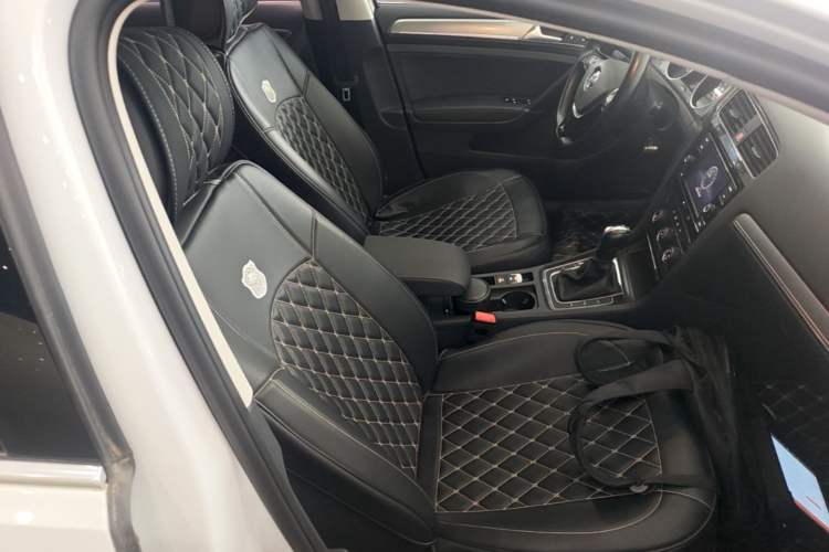 Used Volkswagen Golf 2018 230TSI Automatic Comfort Model Right Front Seat