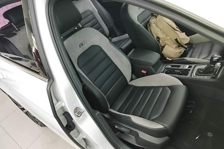 Used Volkswagen Golf 2018 280TSI Automatic R-Line Model Right Front Seat