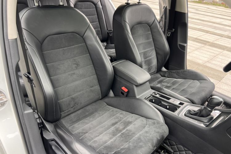 Used Volkswagen Golf 2018 230TSI Automatic Luxury Version Right Front Seat