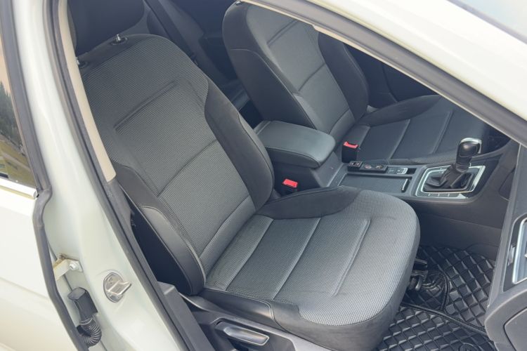 Used Volkswagen Golf 2018 1.6L Automatic Comfort Model Right Front Seat