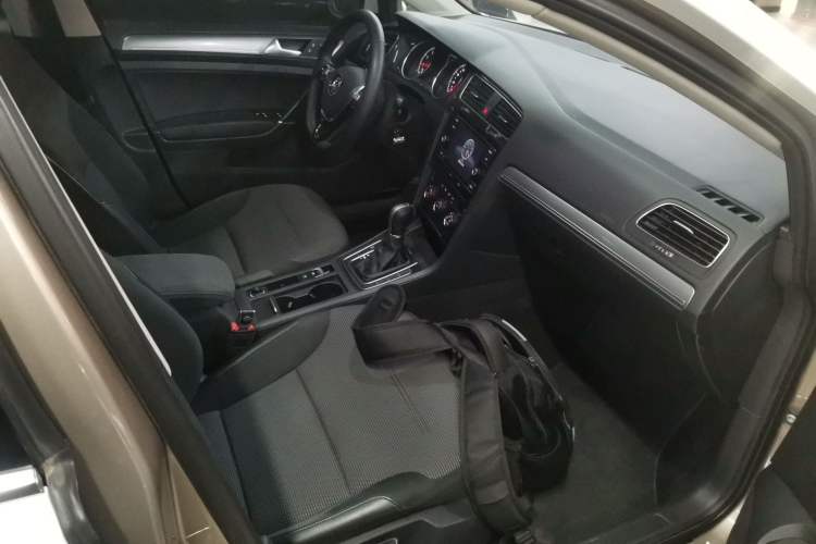 Used Volkswagen Golf 2018 230TSI Automatic Comfort Model Right Front Seat