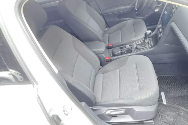 Used Volkswagen Golf 2018 1.6L Automatic Comfort Model Right Front Seat
