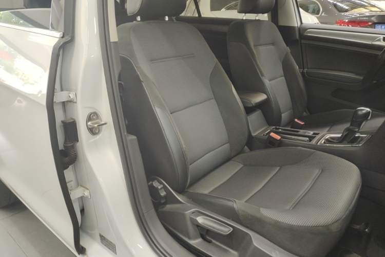 Used Volkswagen Golf 2018 230TSI Automatic Comfort Model Right Front Seat