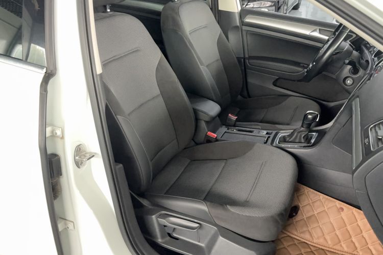 Used Volkswagen Golf 2018 1.6L Automatic Comfort Model Right Front Seat