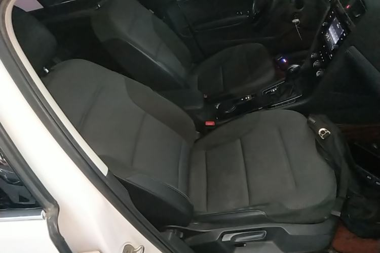 Used Volkswagen Golf 2018 1.6L Automatic Comfort Model Right Front Seat