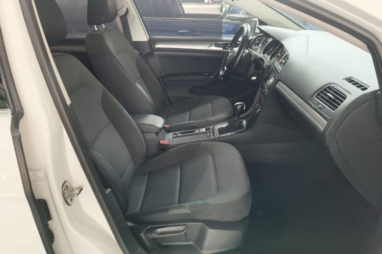 Used Volkswagen Golf 2018 230TSI Automatic Comfort Model Right Front Seat