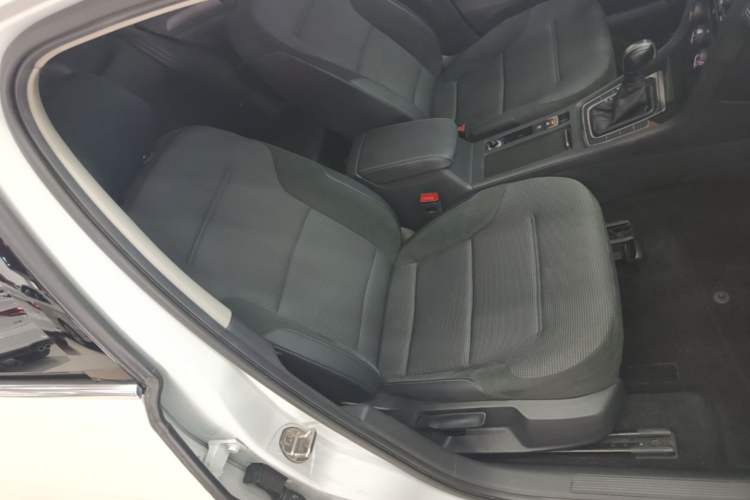 Used Volkswagen Golf 2018 230TSI Automatic Comfort Model Right Front Seat