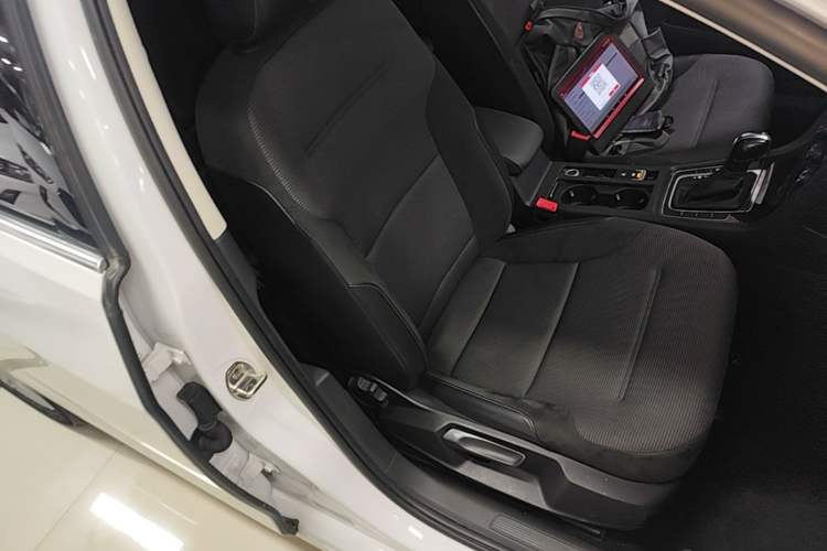 Used Volkswagen Golf 2018 230TSI Automatic Comfort Model Right Front Seat