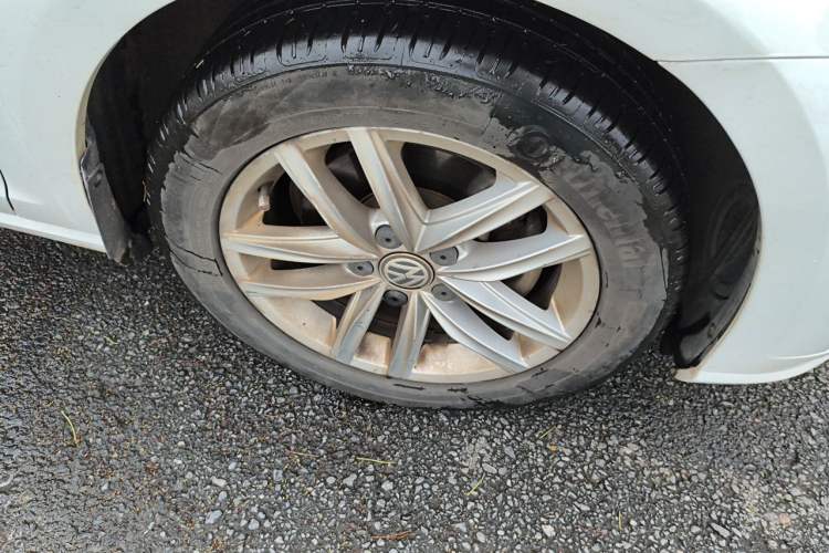 Used Volkswagen Golf 2018 230TSI Automatic Comfort Model Right Front Wheel Hub