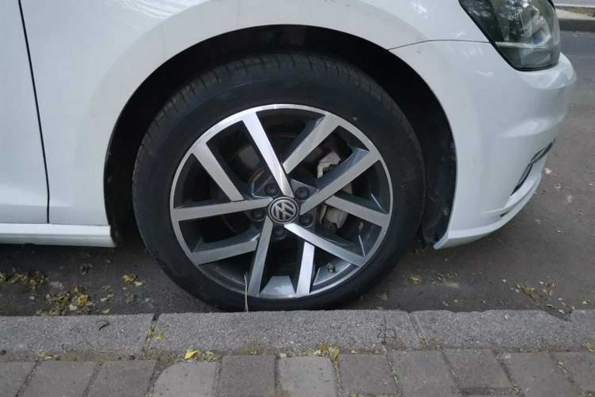 Used Volkswagen Golf 2018 230TSI Automatic Luxury Version Right Front Wheel Hub