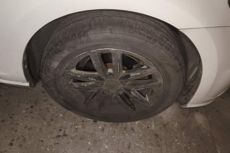 Used Volkswagen Golf 2018 1.6L Automatic Comfort Model Right Front Wheel Hub