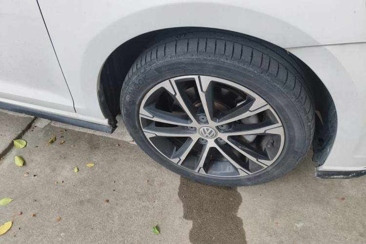 Used Volkswagen Golf 2018 280TSI Automatic R-Line Model Right Front Wheel Hub