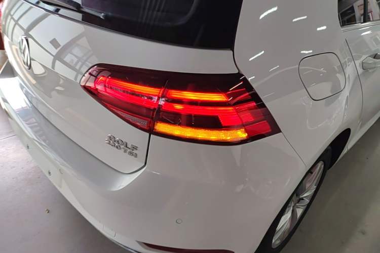 Used Volkswagen Golf 2018 230TSI Automatic Comfort Model Right Rear Taillight