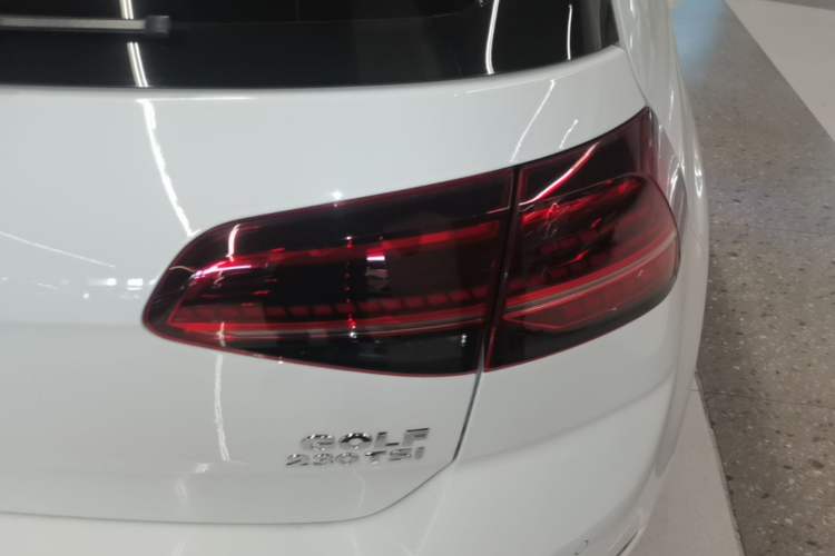 Used Volkswagen Golf 2018 230TSI Automatic Luxury Version Right Rear Taillight