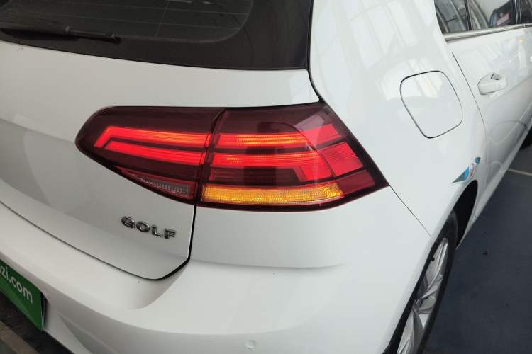 Used Volkswagen Golf 2018 1.6L Automatic Comfort Model Right Rear Taillight