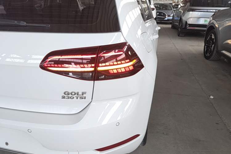 Used Volkswagen Golf 2018 230TSI Automatic Luxury Version Right Rear Taillight