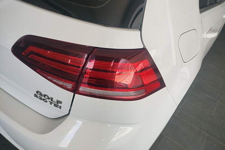 Used Volkswagen Golf 2018 230TSI Automatic Comfort Model Right Rear Taillight