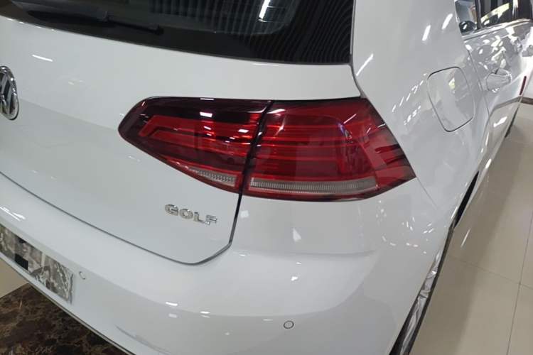 Used Volkswagen Golf 2018 1.6L Automatic Comfort Model Right Rear Taillight