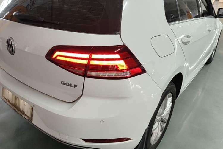 Used Volkswagen Golf 2018 1.6L Automatic Comfort Model Right Rear Taillight