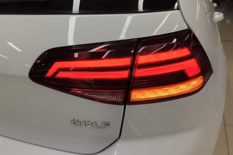 Used Volkswagen Golf 2018 1.6L Automatic Comfort Model Right Rear Taillight