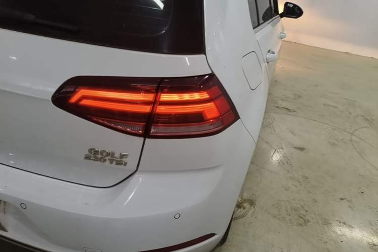 Used Volkswagen Golf 2018 230TSI Automatic Comfort Model Right Rear Taillight