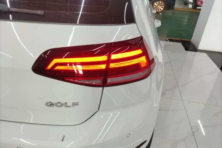Used Volkswagen Golf 2018 1.6L Automatic Comfort Model Right Rear Taillight