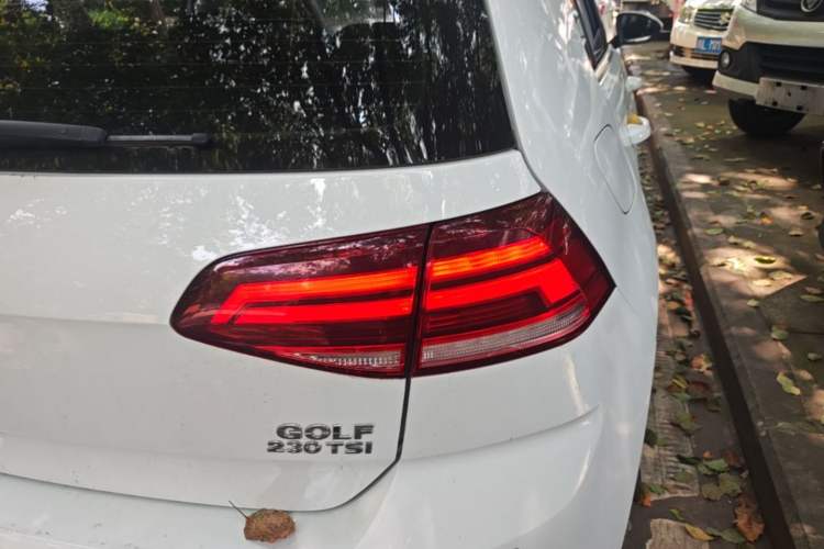Used Volkswagen Golf 2018 230TSI Automatic Comfort Model Right Rear Taillight