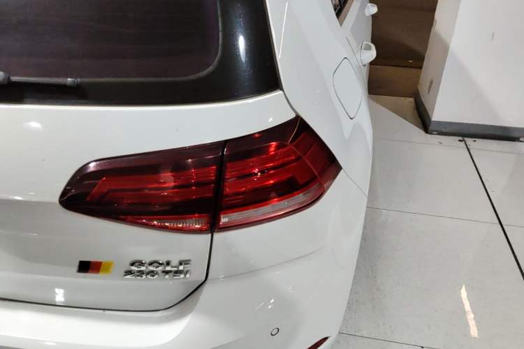 Used Volkswagen Golf 2018 230TSI Automatic Comfort Model Right Rear Taillight